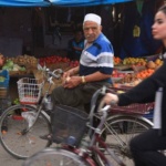 Câu chuyện về cô gái Iraq và hủ tục cấm phụ nữ đi xe đạp
