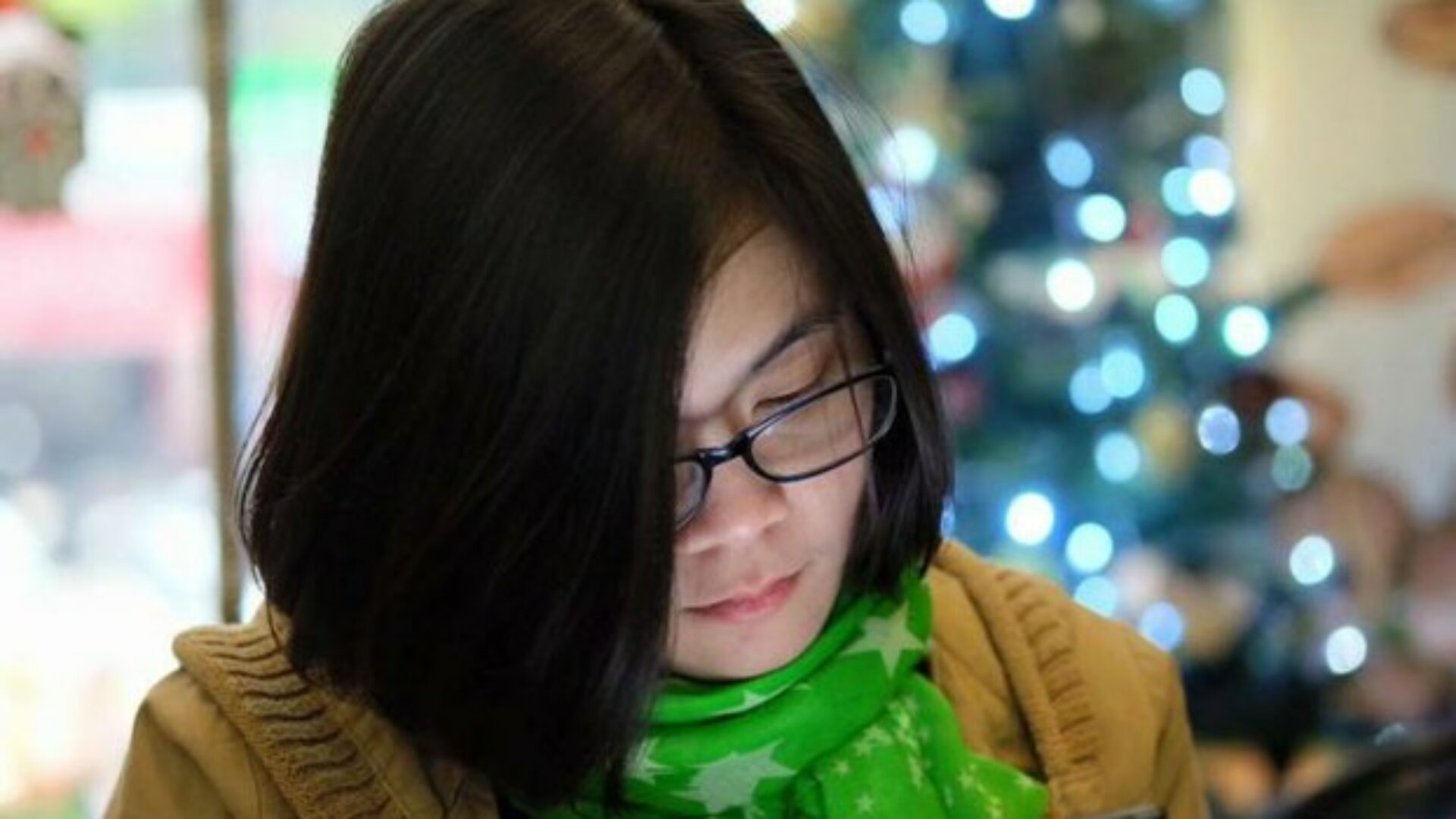 (Tiếng Việt) Nhà hoạt động trẻ Đinh Thảo: “Tôi muốn tìm một phiên bản khác của mình”